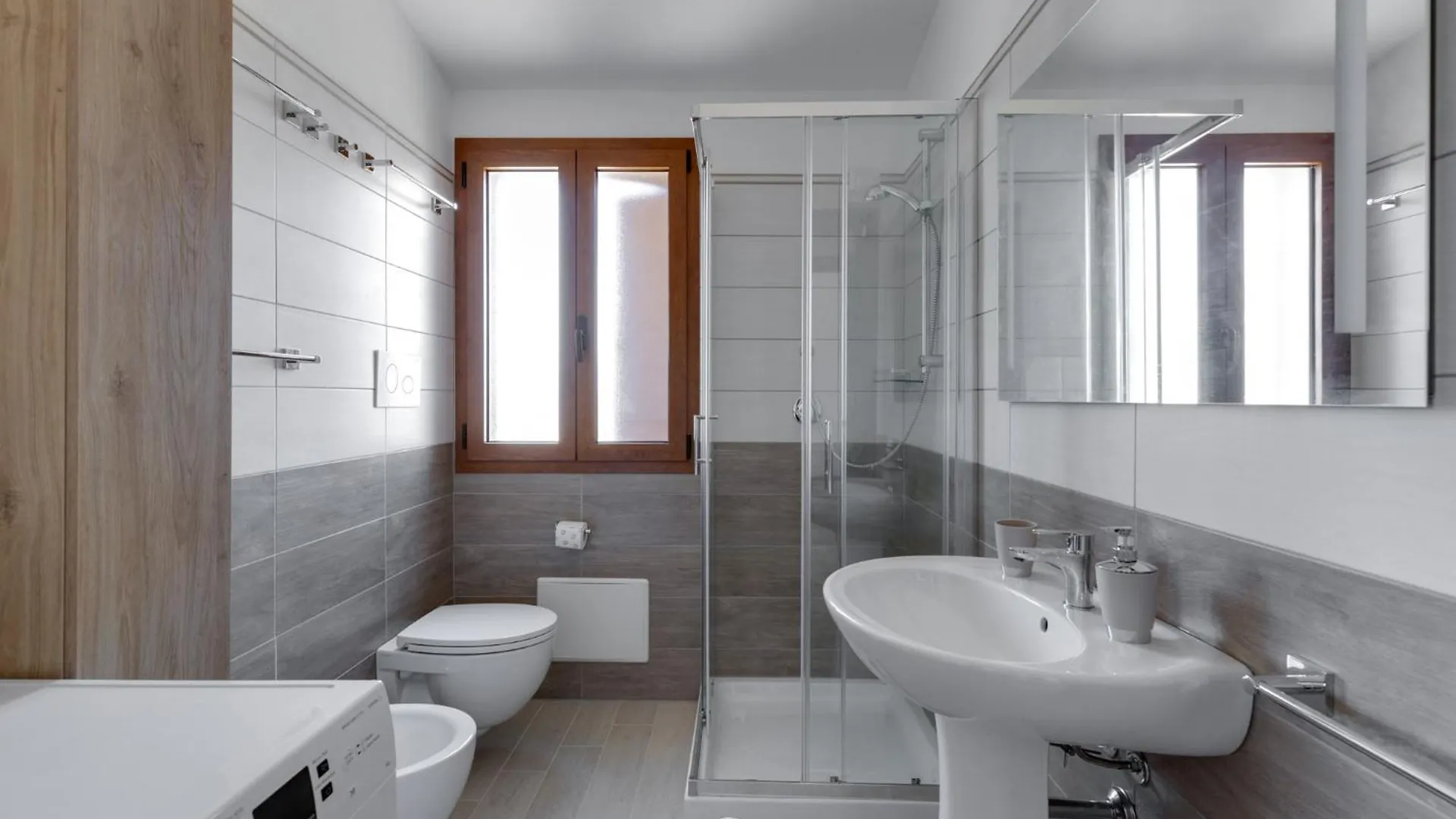 Mandarin Apartment 6 Арбатакс