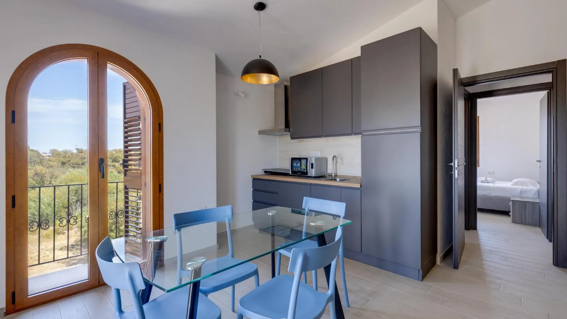 Mandarin Apartment 6 Àrbatax